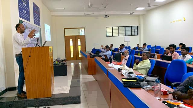 Workshop photo 4